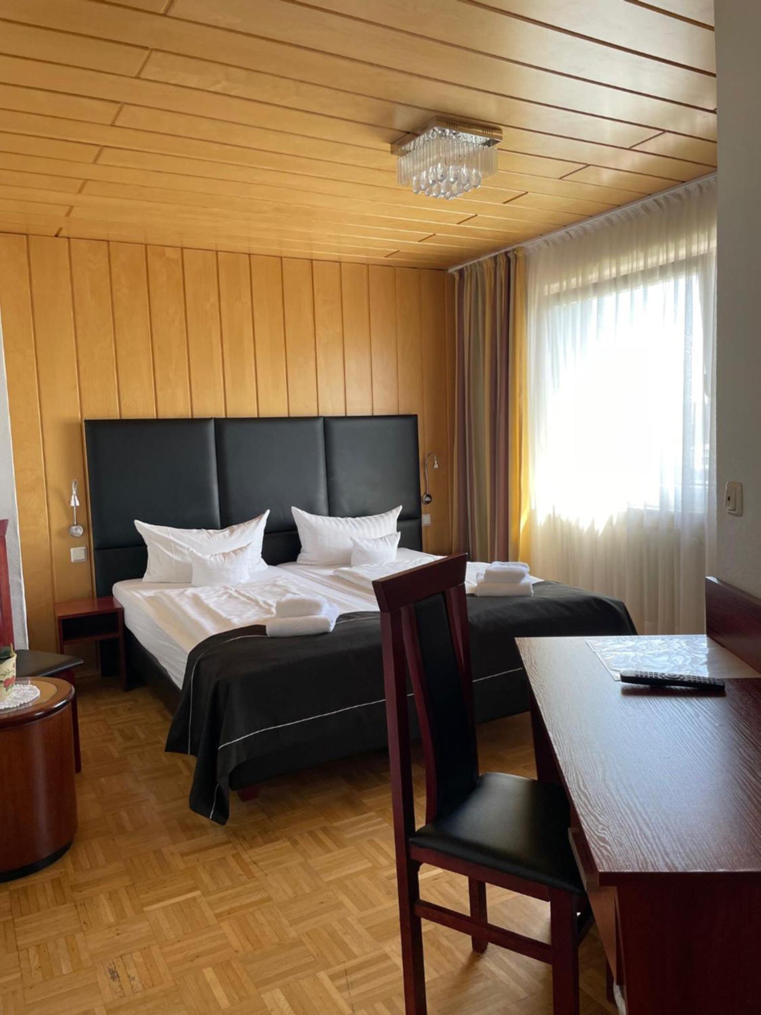 Hotel Schaefer ซีเกิน ภายนอก รูปภาพ