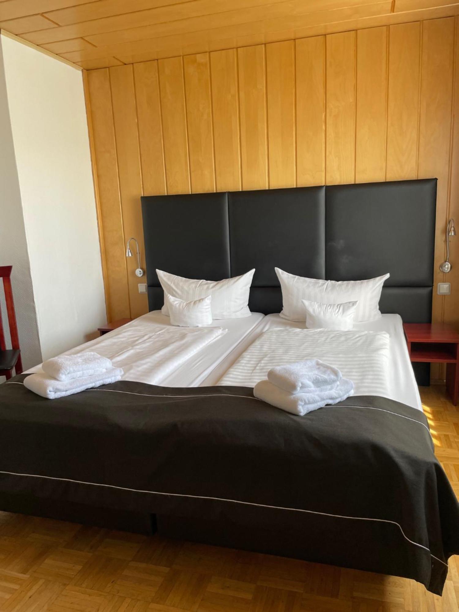 Hotel Schaefer ซีเกิน ภายนอก รูปภาพ