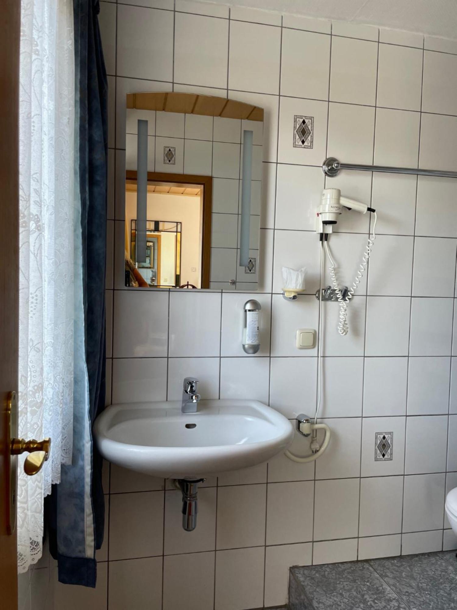 Hotel Schaefer ซีเกิน ภายนอก รูปภาพ