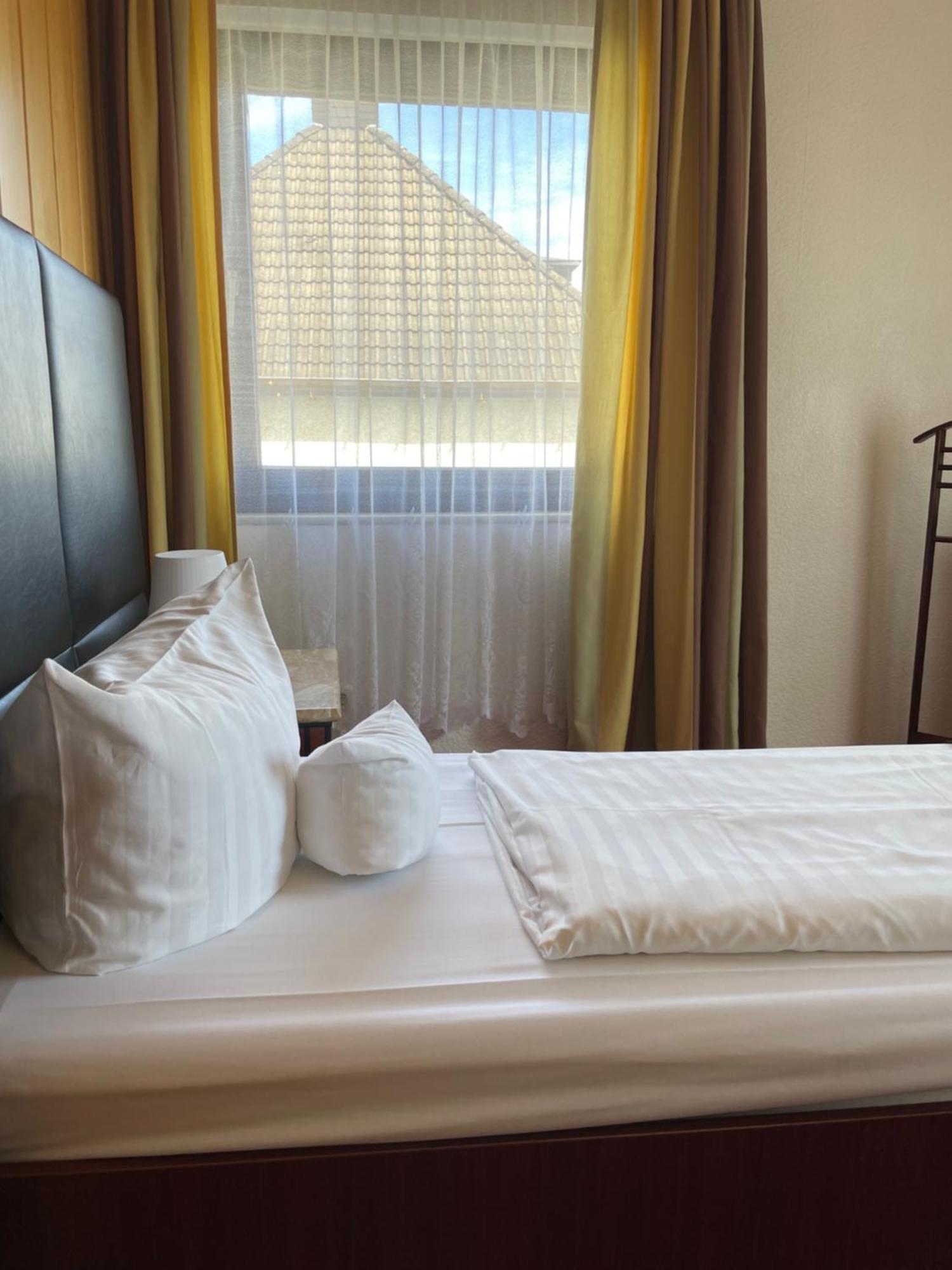 Hotel Schaefer ซีเกิน ภายนอก รูปภาพ