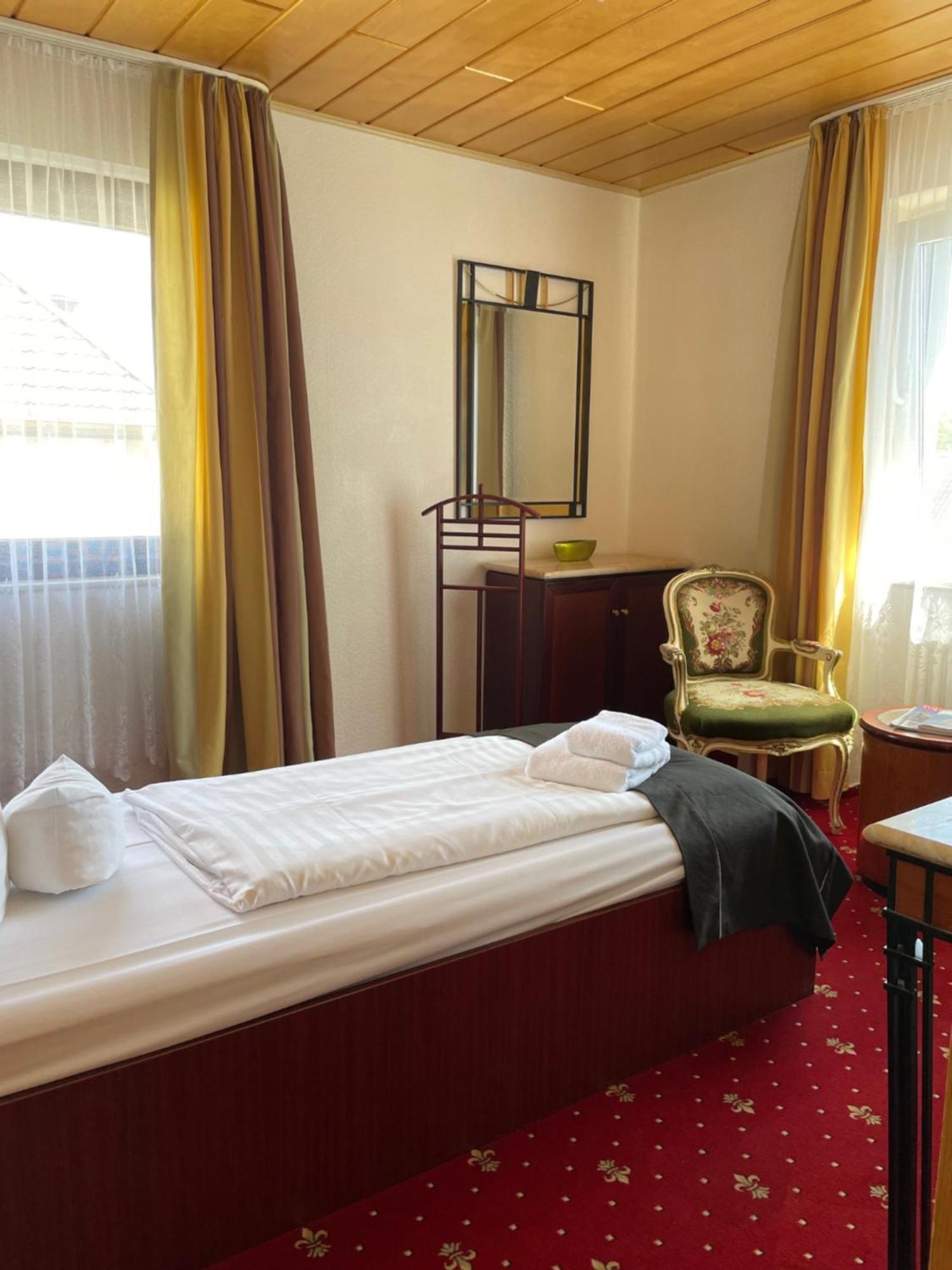 Hotel Schaefer ซีเกิน ภายนอก รูปภาพ